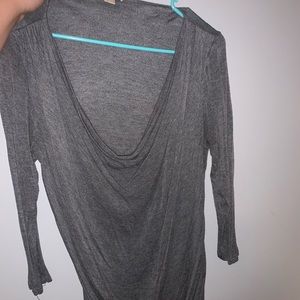 Gray scoop neck quarter sleeved top